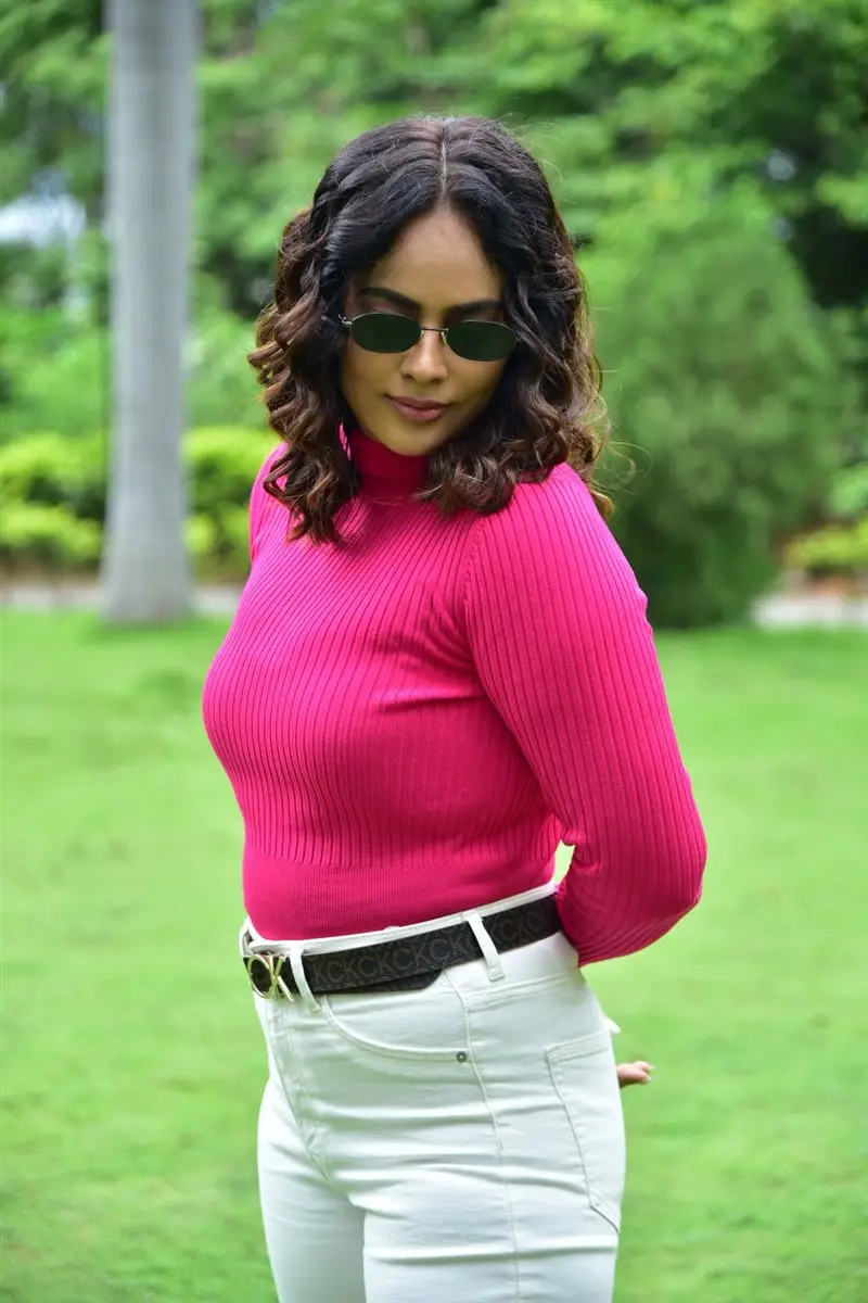 Nandita Swetha In Pink Top White Pant